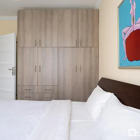 Maya's By Lobbysquare Apartment *