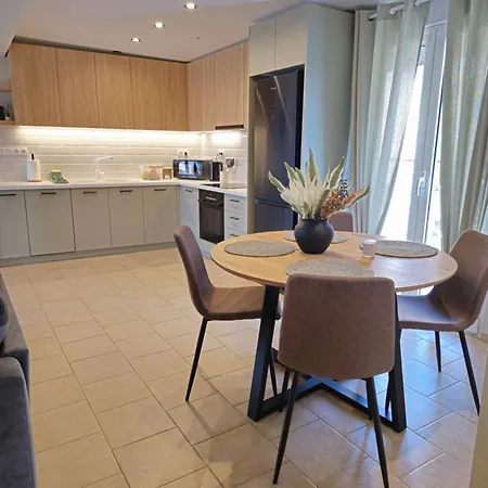 Tranquil 2br Penthouse Petralona Apartment Athens