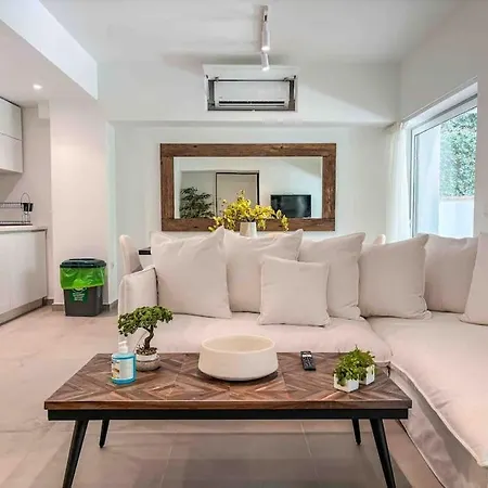 Elegant Flat In Glyfada Center *