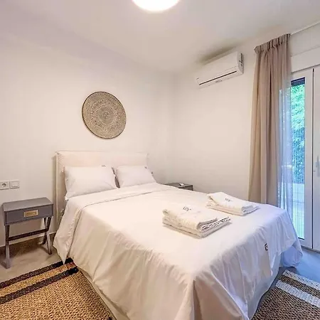 Elegant Flat In Glyfada Center *