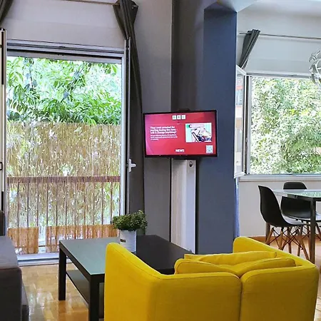 Renovated Modern & Specious 2bd Center Apartment