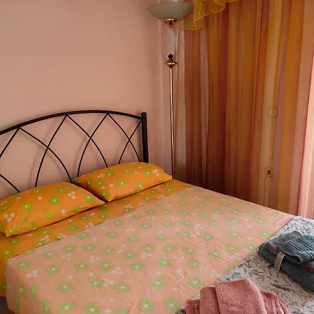 Chrisoupoli Cheerful 2 Bd With Balcony Apartment *