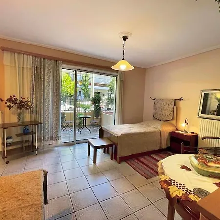 Apartment Cosy With Garden 5 Min From Metro Athens