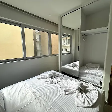 Exarchia B-4 *