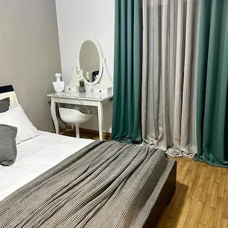 Miromar Apartment *