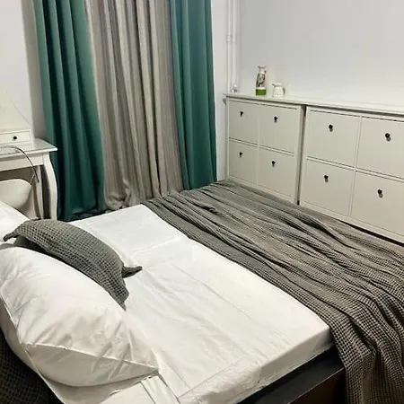 Miromar Apartment *