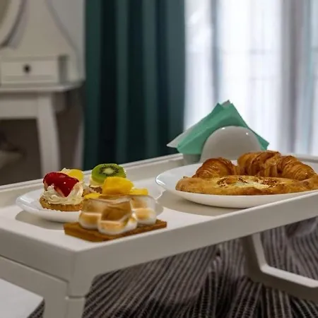 Miromar Apartment