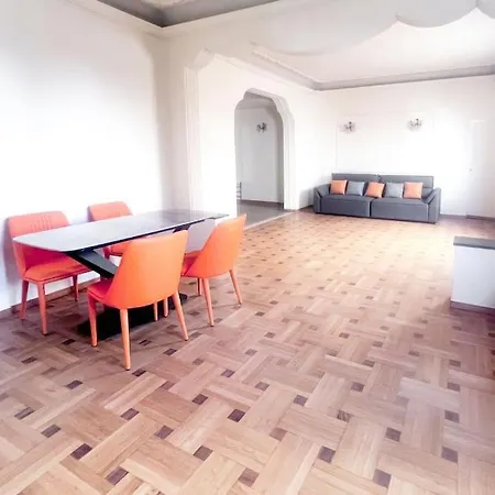 Daphne Anhome Premium Selection * Athens