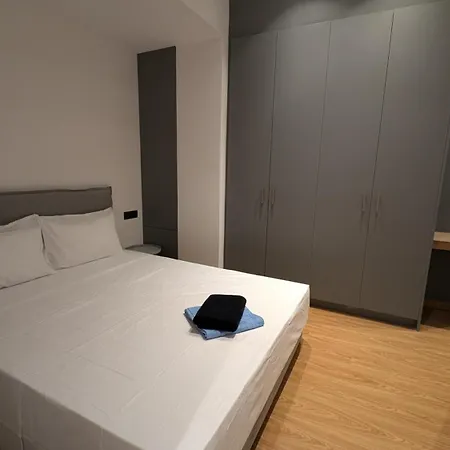 Apartahotel The Place 2 Be Atenas