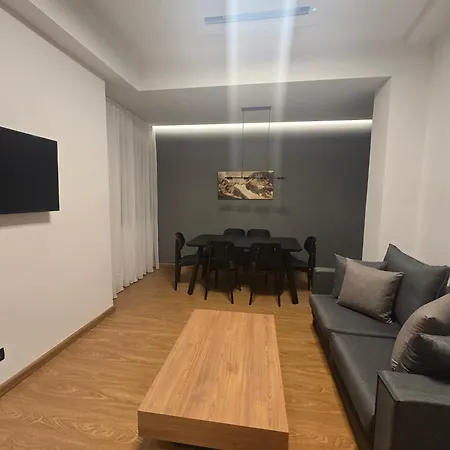 Aparthotel The Place 2 Be