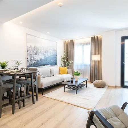 Anemoi - Luxe With Pool & Gym By Tt Apartment