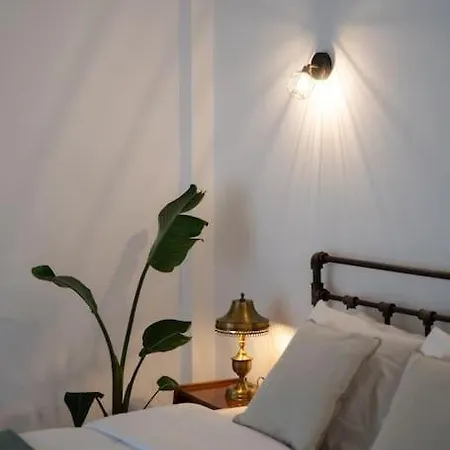 Artistic Retreat In Heart