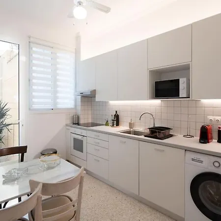 Apartment Artistic Retreat In Heart