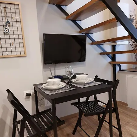 Apartment Urban Minimalistic Maisonette!
