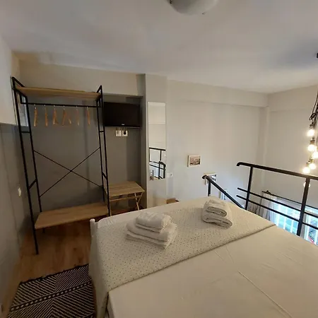 Apartment Urban Minimalistic Maisonette!