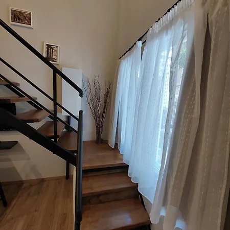 Urban Minimalistic Maisonette! Apartment *