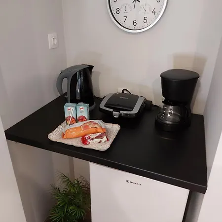 Urban Minimalistic Maisonette! Apartment