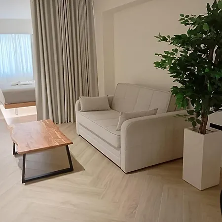 Triple A - Near Ermou Shopping Street - Family Hospitality - Free Parking! Aparthotel Athens