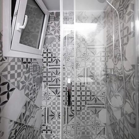 Diamond's Place Ii Athens