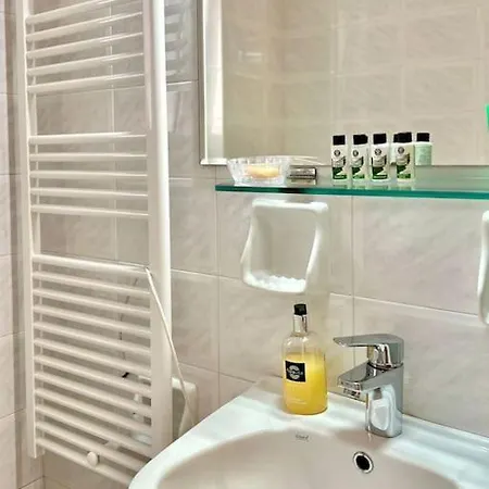 Apartment Cozy In Voula Athens