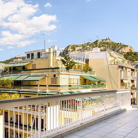 Cozy With Large Terrace Apartment