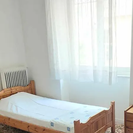 Hostel δυο μόλις 3 λεπτά απο το μετρό *