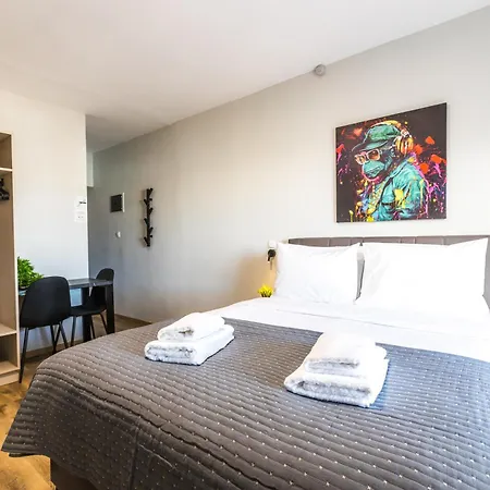 Raise Area 41 Apartment *