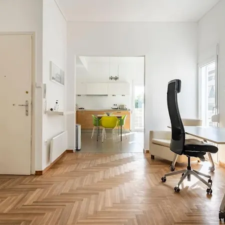 Apartment Sunny Southern Flat Near The Seaside