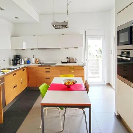 Apartment Sunny Southern Flat Near The Seaside *
