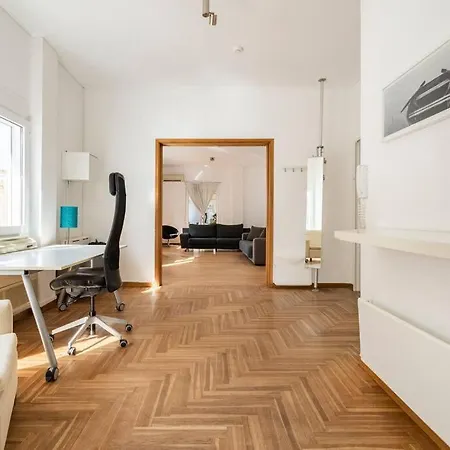 Apartment Sunny Southern Flat Near The Seaside