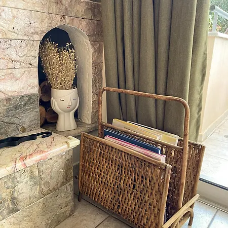 Marousi Escape - 5 Mins Walking Away From Train - Metro Villa *