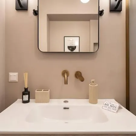 Luxury Petralona Penthouse - Sleeps 7 -near Metro Athens