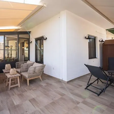 Luxury Petralona Penthouse - Sleeps 7 -near Metro *