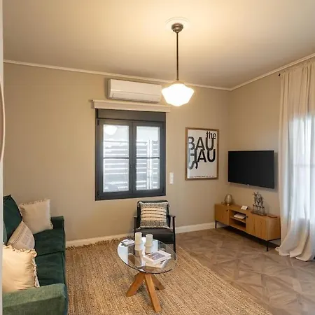 Luxury Petralona Penthouse - Sleeps 7 -near Metro Athens