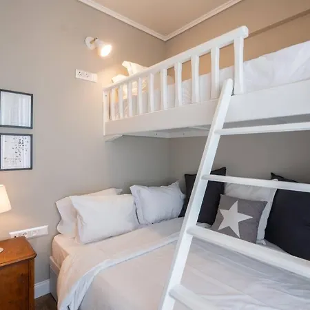 Luxury Petralona Penthouse - Sleeps 7 -near Metro * Athens