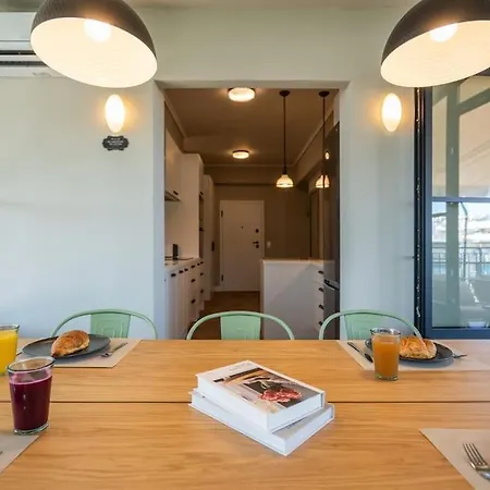 Luxury Petralona Penthouse - Sleeps 7 -near Metro Apartment