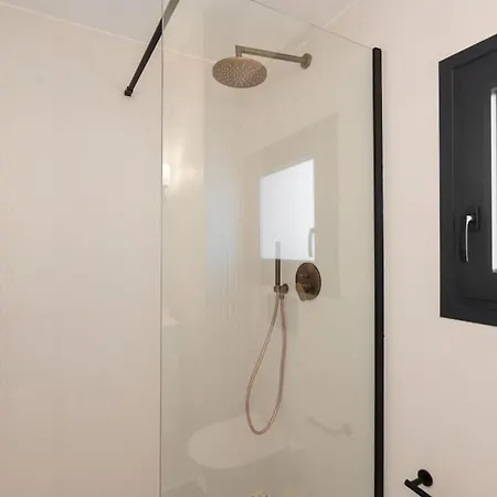 Luxury Petralona Penthouse - Sleeps 7 -near Metro Apartment
