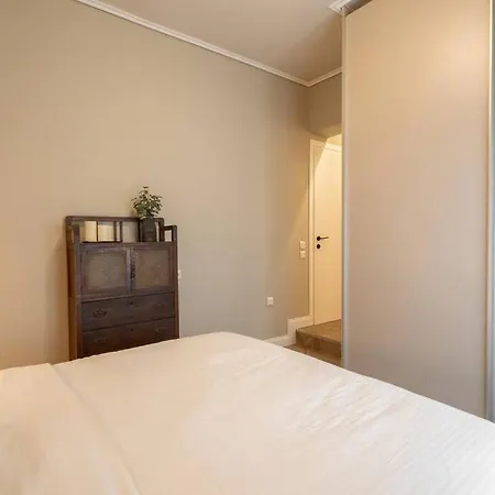 Luxury Petralona Penthouse - Sleeps 7 -near Metro Athens