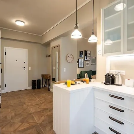 Luxury Petralona Penthouse - Sleeps 7 -near Metro Apartment *