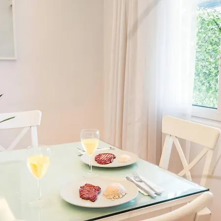 Modern Spacious In Athens