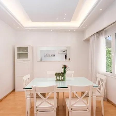 Modern Spacious In Athens
