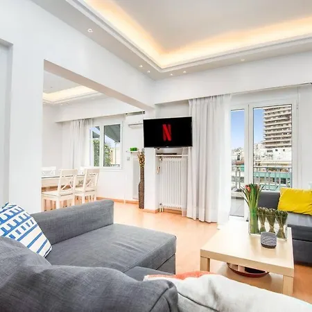 Modern Spacious In Apartment *