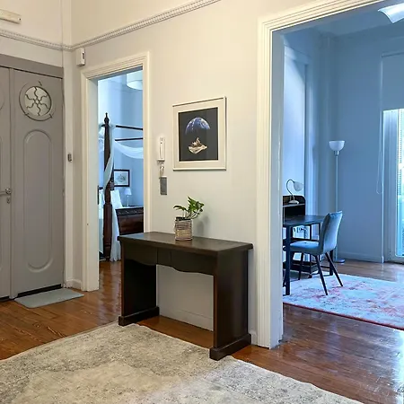 Apartment Center, Akadimias 77 - 1rst Floor