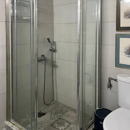 Apartment Center, Akadimias 77 - 1rst Floor