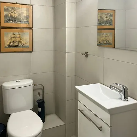 Apartment Center, Akadimias 77 - 1rst Floor