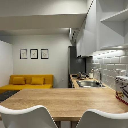 Exarchia B6 *