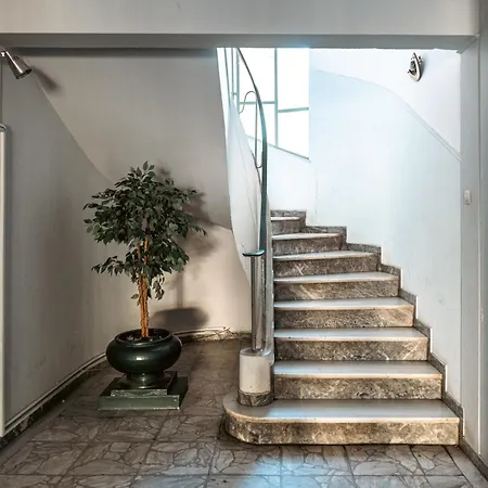 Entire - Heart Of Apartment