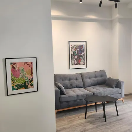 Petralona Private Urban Apartment