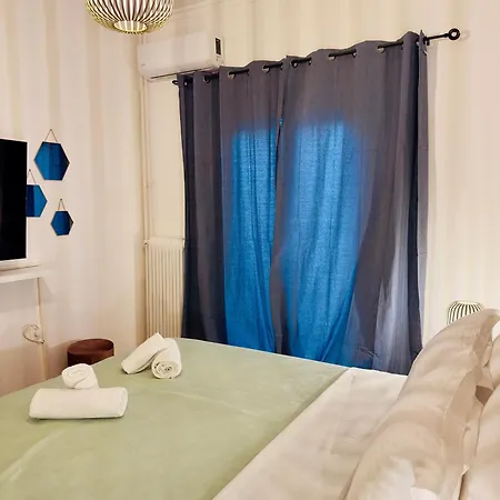 Apartment Nea Smirni Snug - Fits 4 *