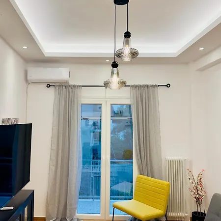 Apartment Nea Smirni Snug - Fits 4 *